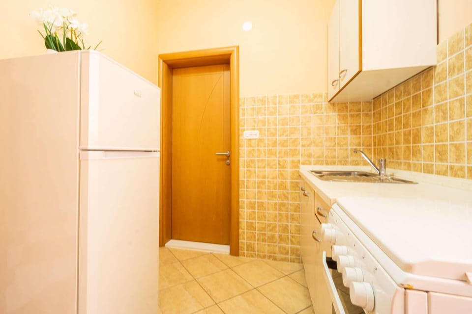 Apartment 4