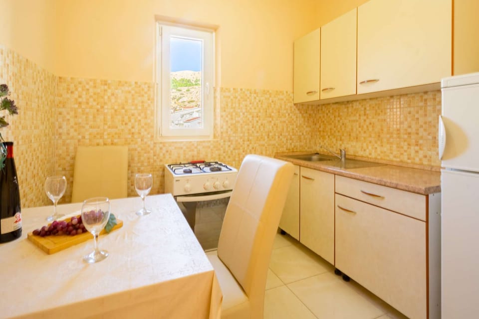 Apartment 6