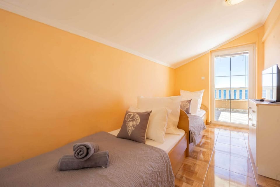 Apartment 9