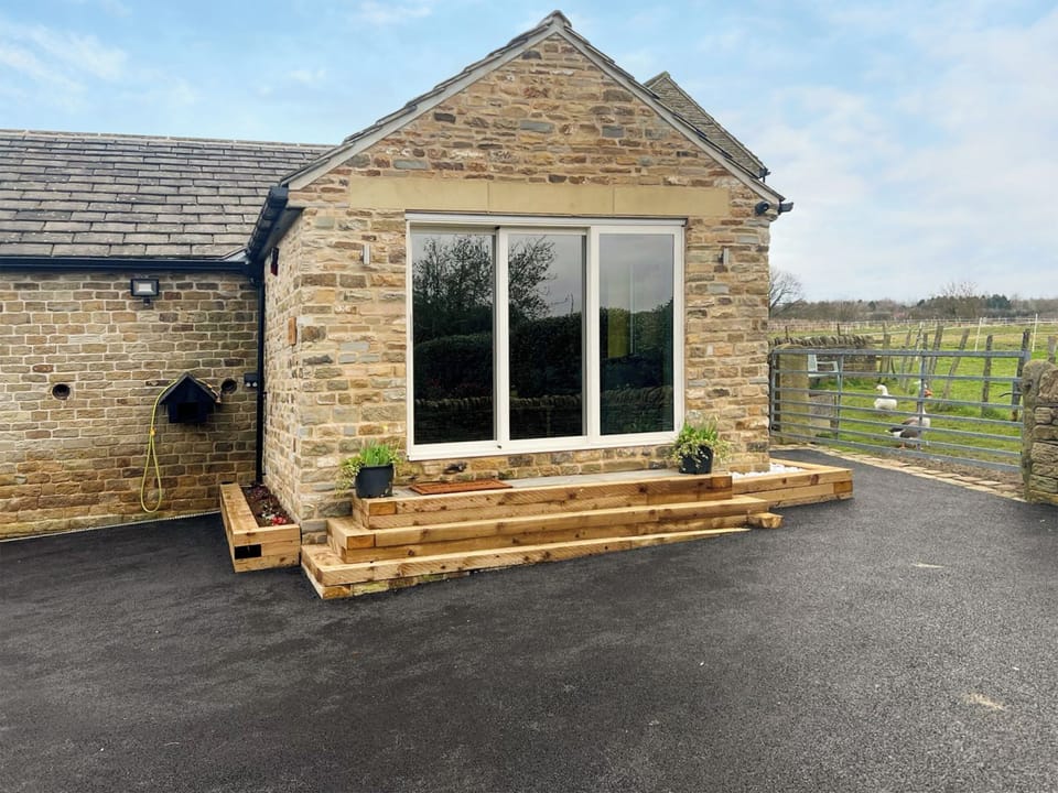 Exterior | Peartree Cottage, Sheffield