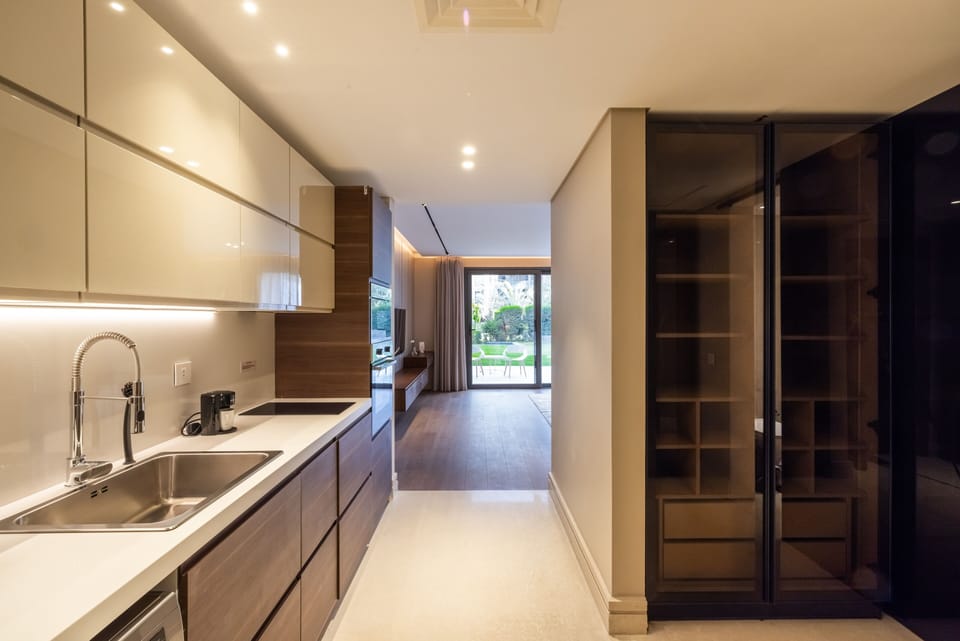 Kitchen (2)