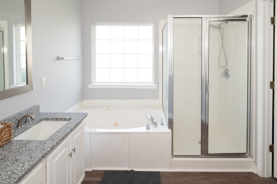 Master bathroom 