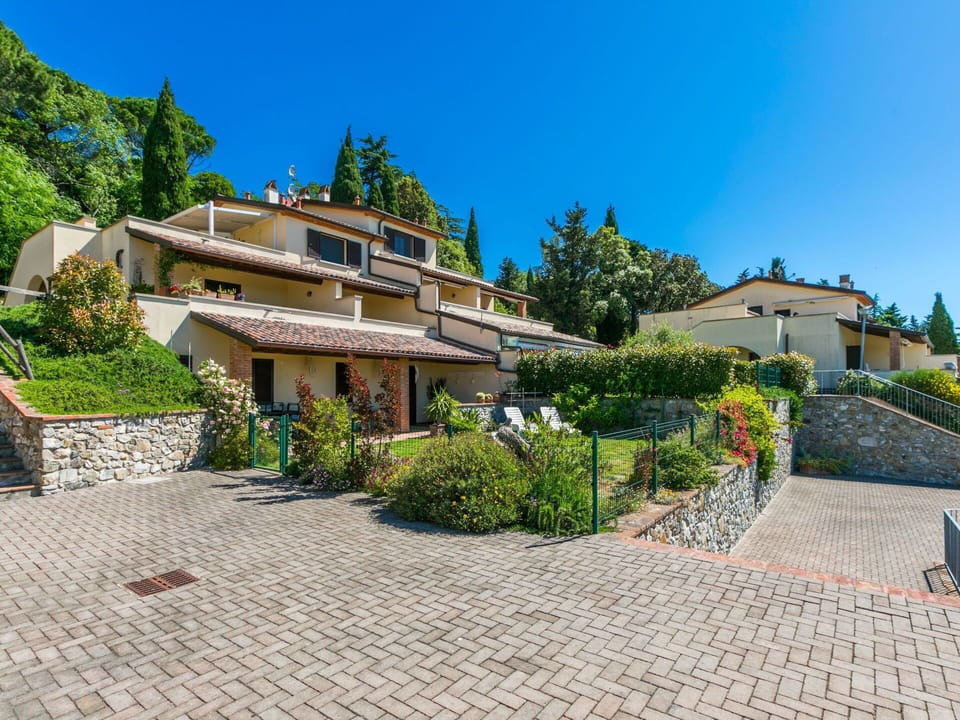 Shrub, Garden, Landscaping, Hacienda, Driveway, Eco Hotel, Villa