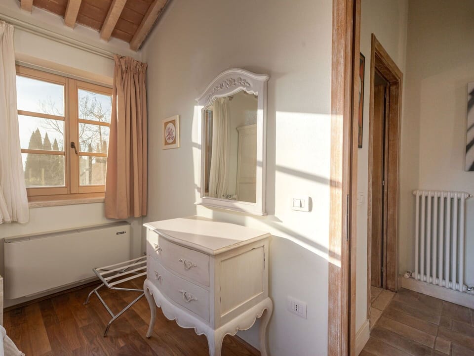 Property, Cabinetry, Mirror, Window, Wood, Building, Interior Design, Floor, Drawer, Flooring