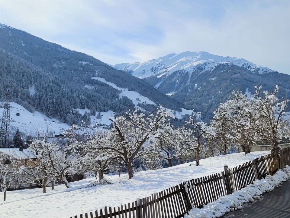Sky, Snow, Cloud, Mountain, Natural Landscape, Fence, Slope, Tree, Atmospheric Phenomenon, Landscape