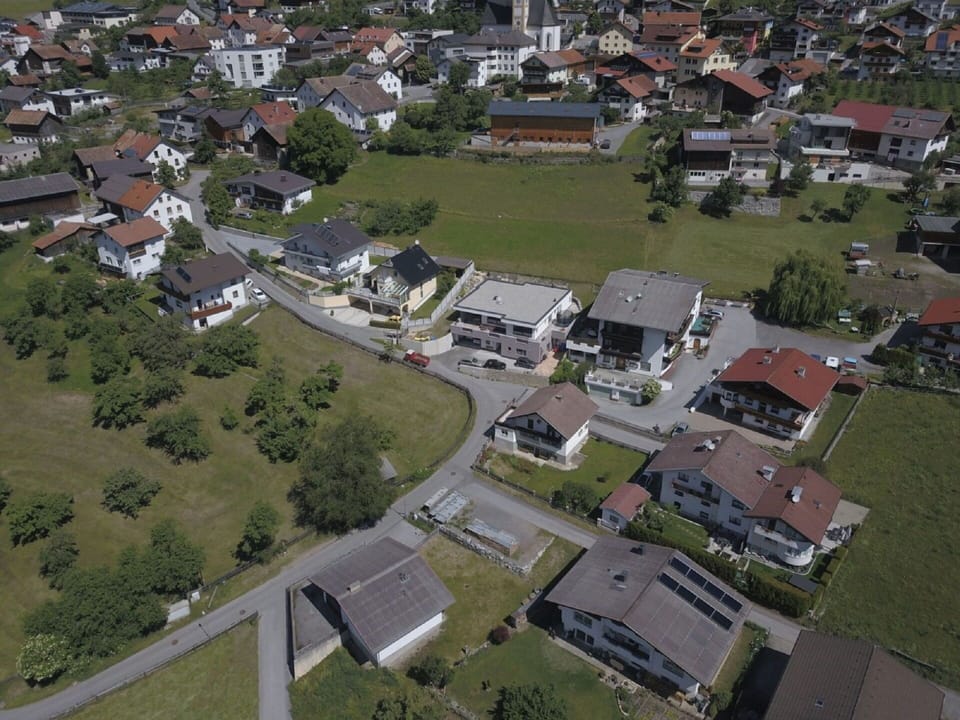 Building, Property, Plant, Land Lot, House, Architecture, Urban Design, Tree, Landscape, Roof