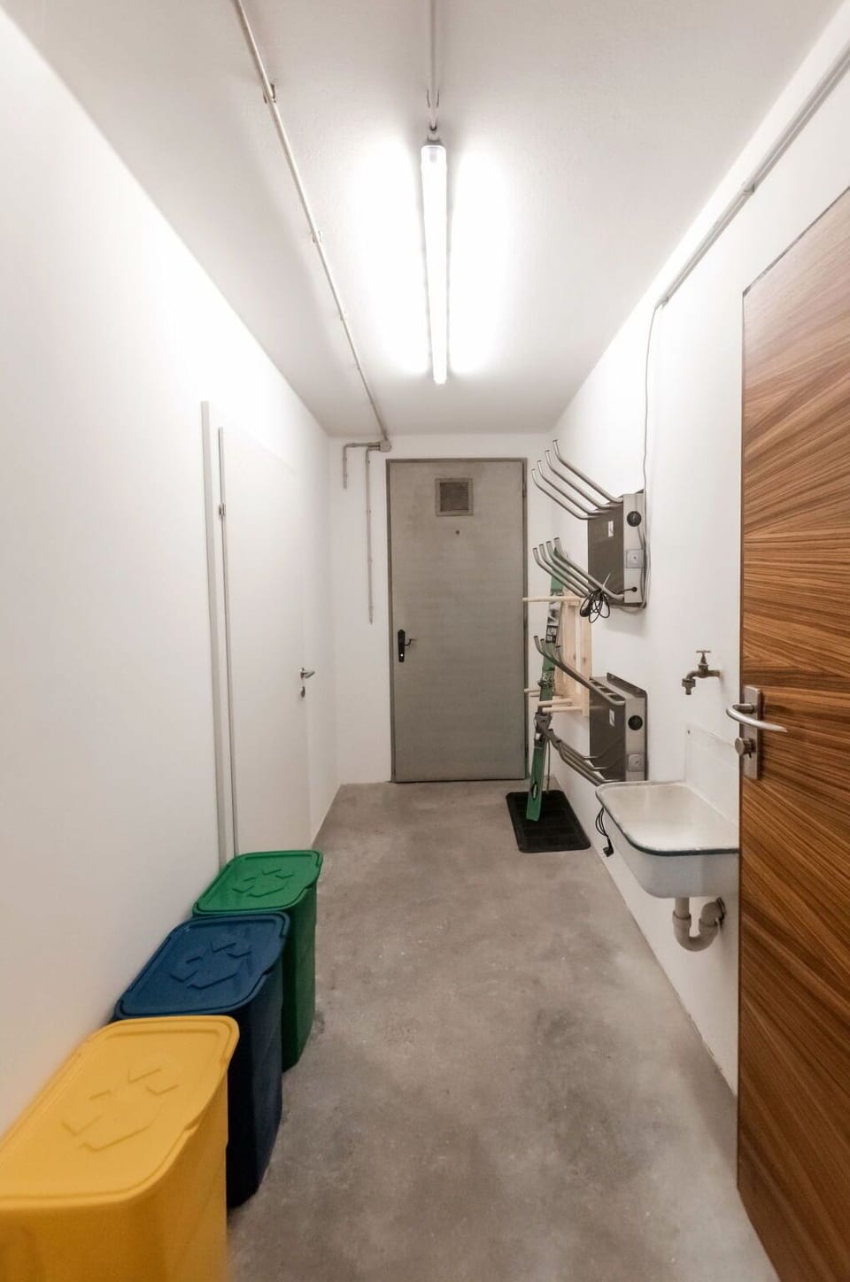 Building, Wood, Flooring, Floor, Door, Real Estate, Hardwood, Hall, Ceiling