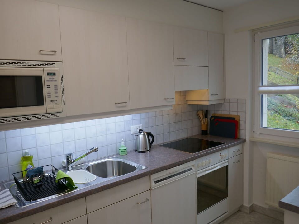 Kitchen Sink, Sink, Tap, Cabinetry, Window, Plumbing Fixture, Countertop, Building, Wood, Kitchen