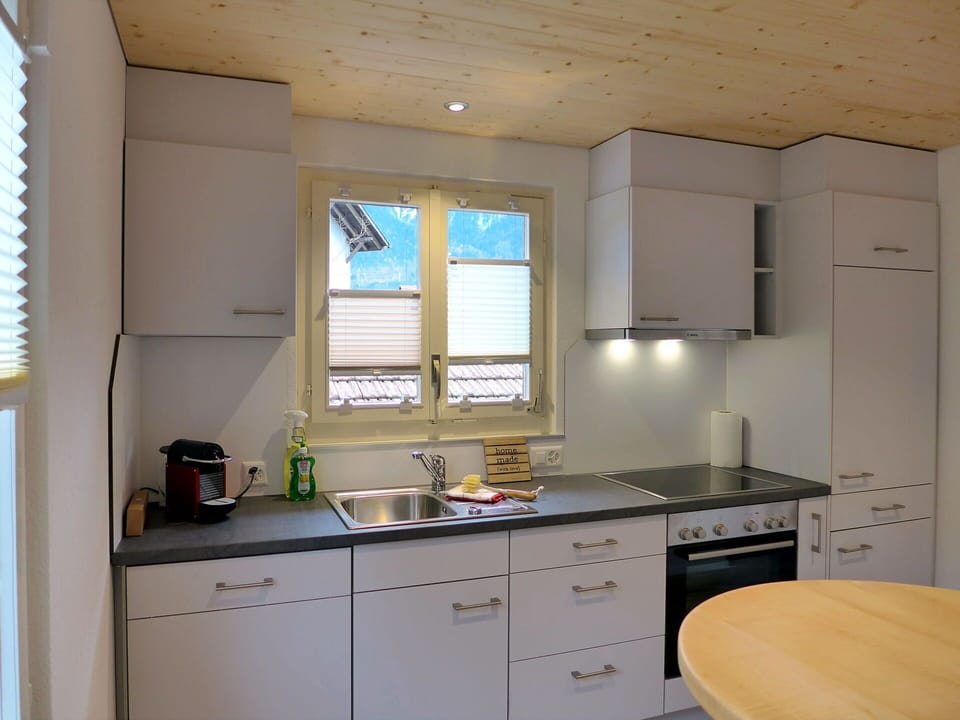 Cabinetry, Countertop, Kitchen Sink, Sink, Property, Building, Furniture, Tap, Kitchen, Drawer