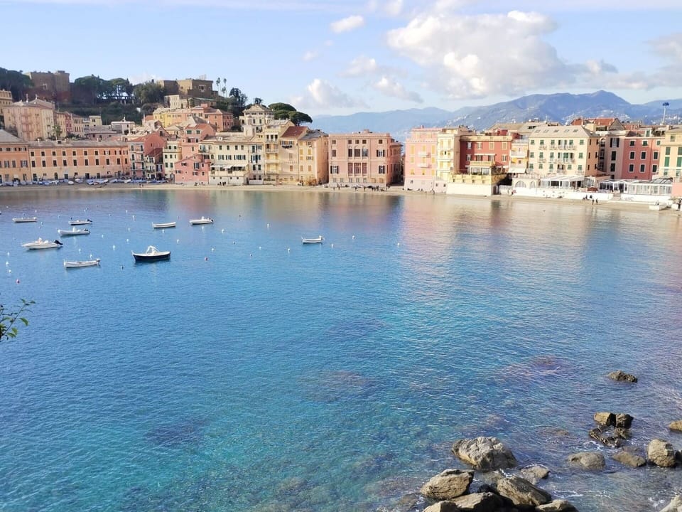 Water, Sky, Water Resources, Cloud, Building, Azure, World, Boat, Lake, Coastal And Oceanic Landforms