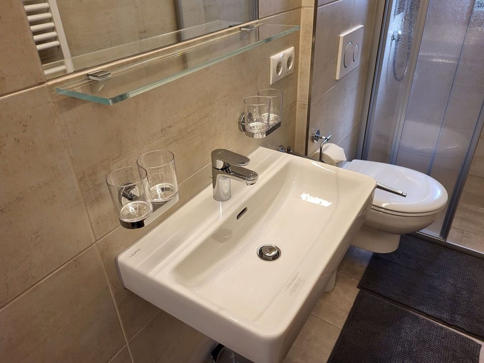 Brown, Tap, Plumbing Fixture, Bathroom Sink, Sink, Property, Mirror, Bathroom, Interior Design