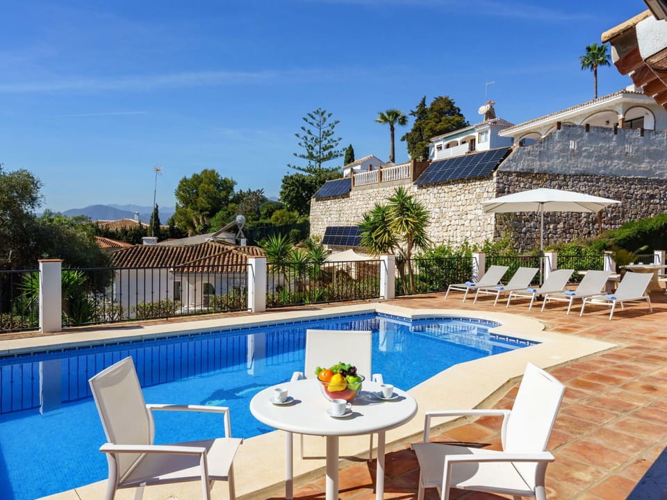 Water, Furniture, Plant, Building, Table, Sky, Swimming Pool, Chair, Azure, Tree