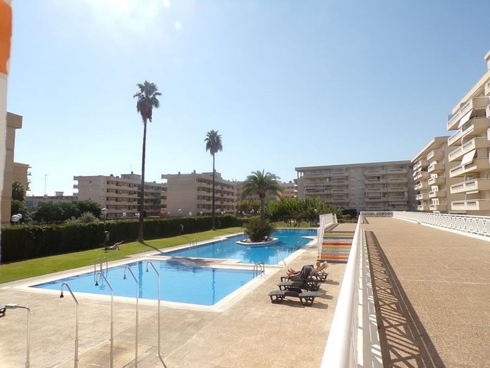 Water, Sky, Property, Building, Plant, Swimming Pool, Azure, Tree, Leisure, Public Space