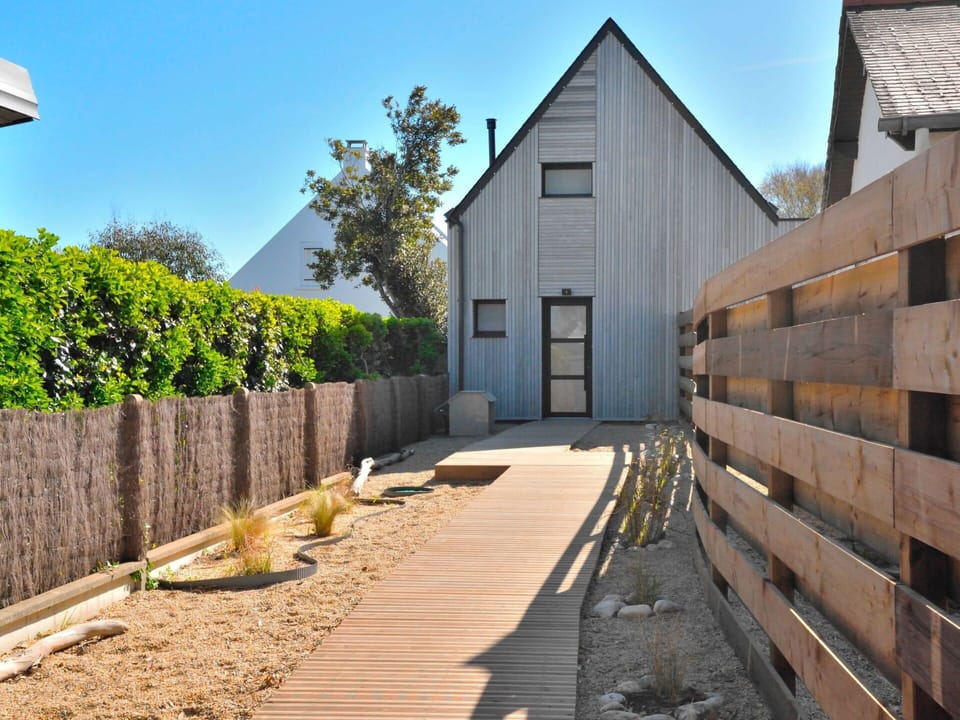 Sky, Property, Plant, Road Surface, Wood, Building, Lighting, Tree, Street Light, Grass