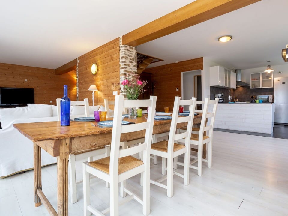 Cloud, Sky, Plant, Daytime, Natural Landscape, Bank, Grass, Plain, Landscape, Grassland