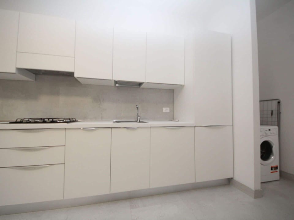 Building, Window, Comfort, Wood, Television, Living Room, Interior Design, House, Couch, Floor