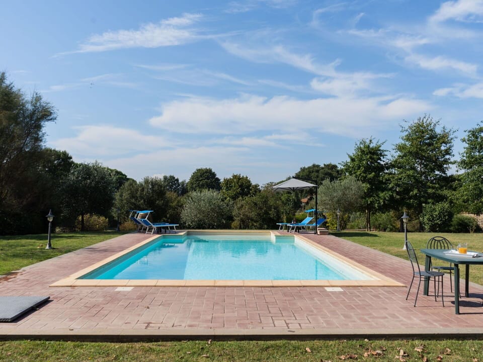 Sky, Cloud, Plant, Water, Swimming Pool, Building, Azure, Tree, Shade, Grass