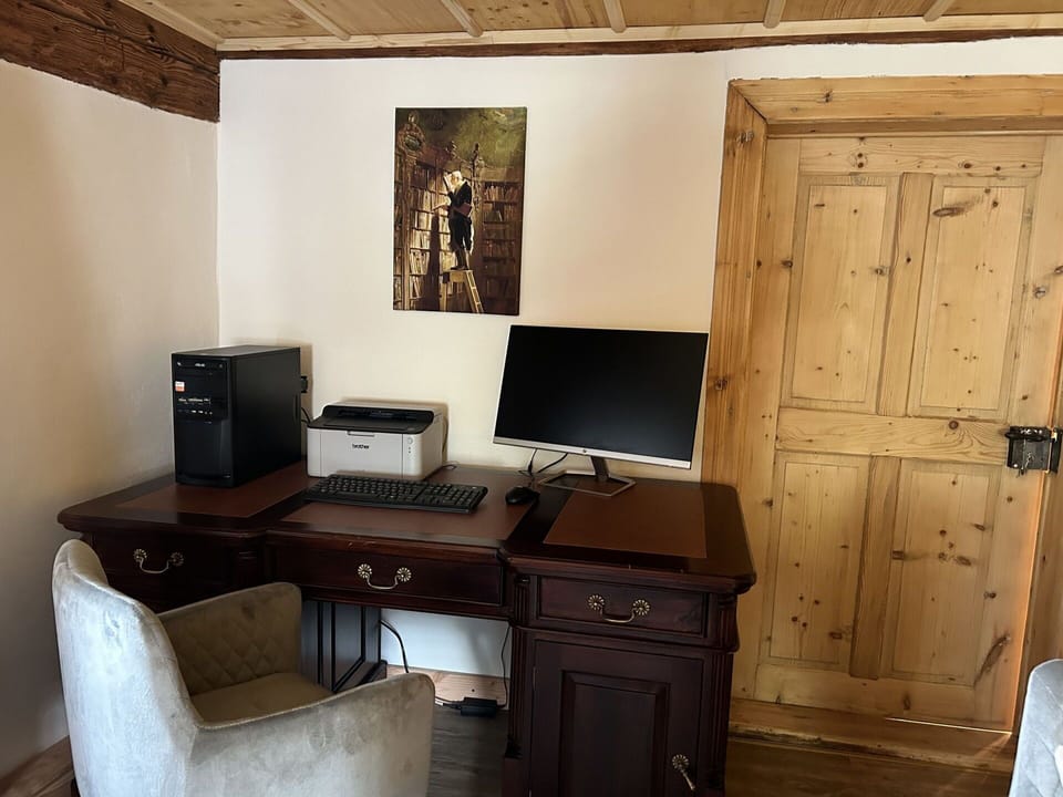 Cabinetry, Furniture, Property, Computer Desk, Desk, Drawer, Building, Chest Of Drawers
