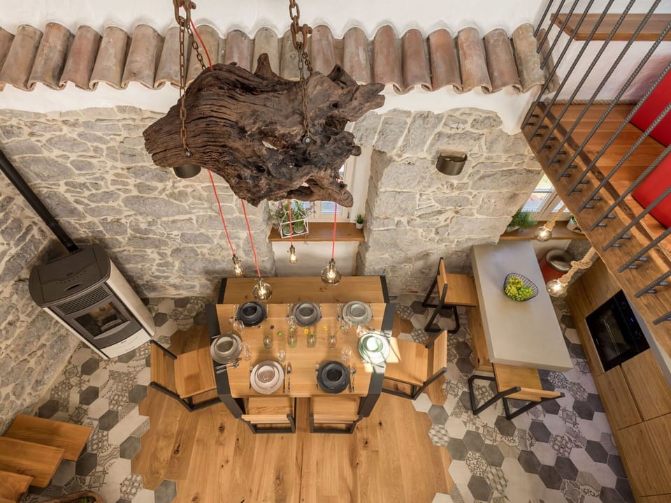 Property, Building, Table, Wood, Textile, Interior Design, Floor, House, Urban Design, Flooring