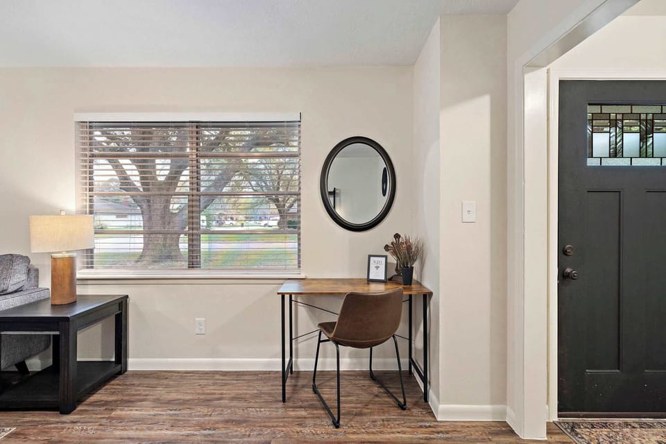 Work Station: Bright workspace with stunning views, ideal for productivity during your getaway!