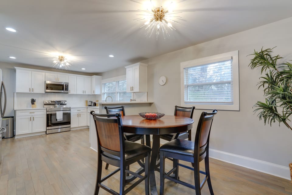 Dining Area | Dishware/Flatware | Trash Bags/Paper Towels