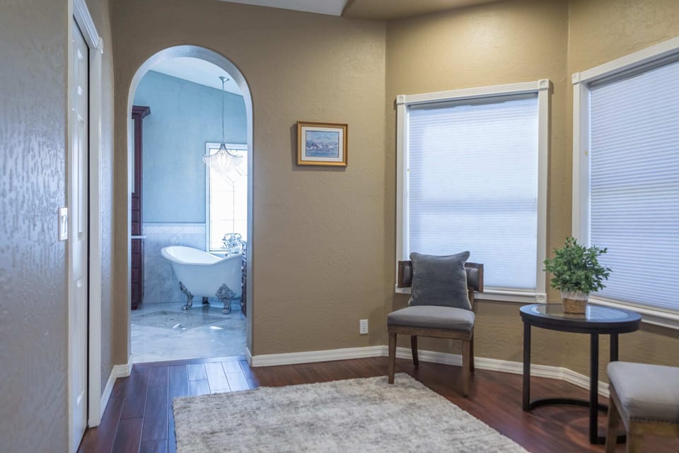 Master Bedroom Sitting Area