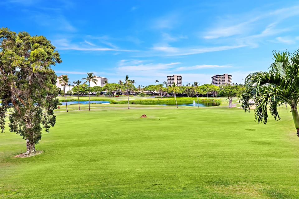 Ka'anapali Royal Resort is situated on the Ka'anapali Golf Course