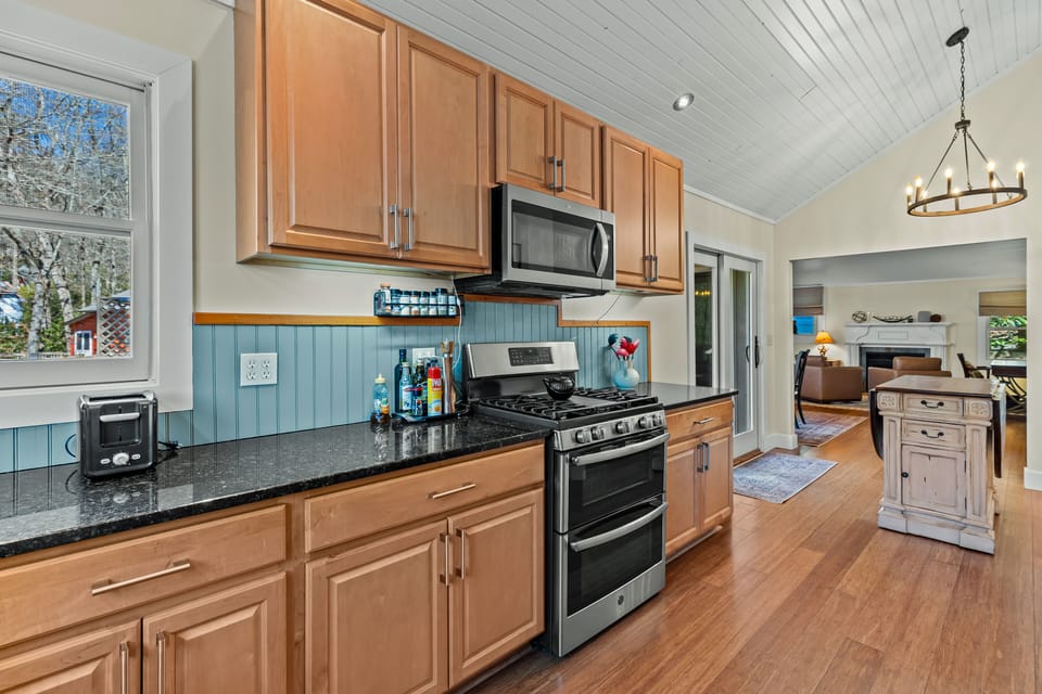Roomy well-supplied Kitchen