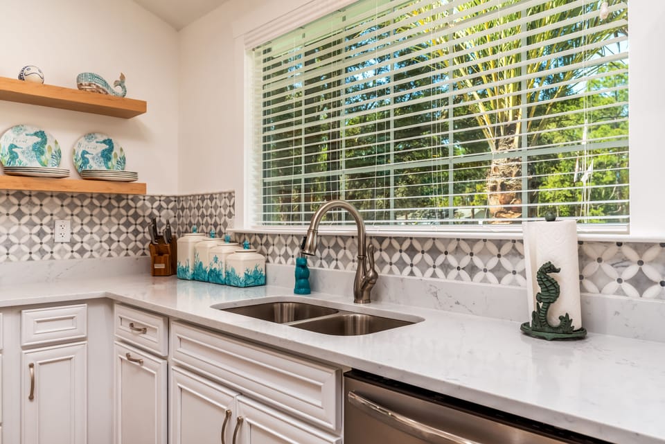 007 Las Brisas Kitchen Sink