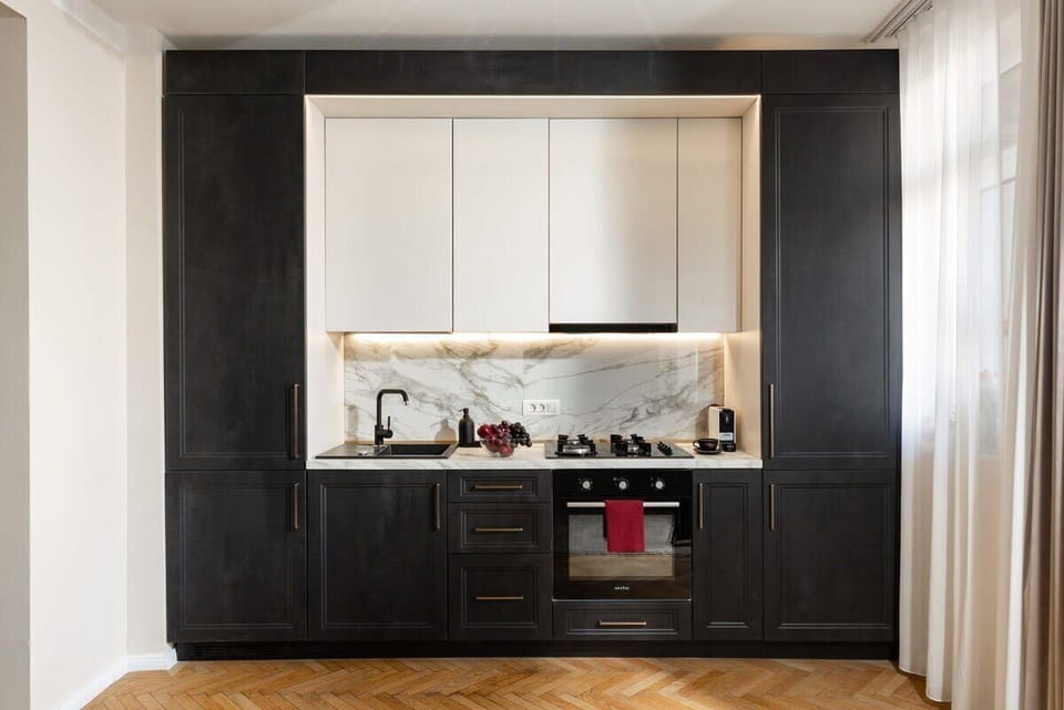 Where Elegance Meets Comfort – Your Kitchen, Your Signature Style.