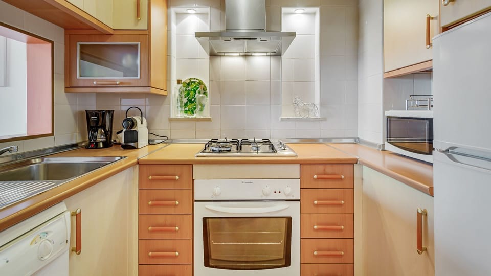 This kitchen has all the appliances needed to prepare delicious meals
#homemade #food #kitchen #algarve #portugal