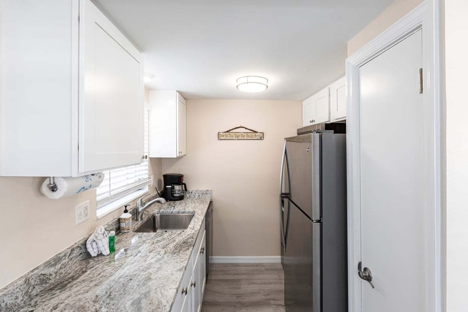 06 Kitchen