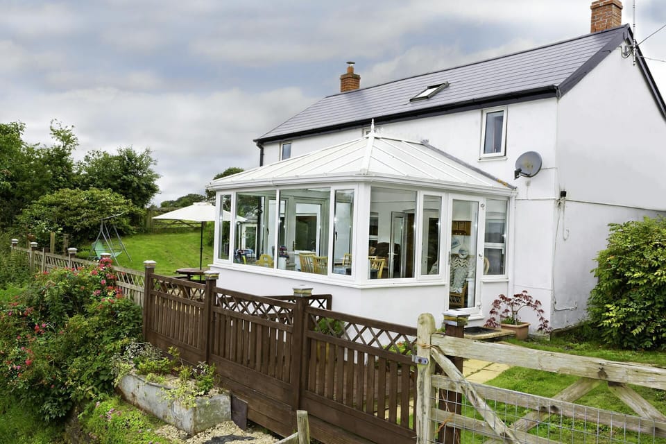 Trepartridge Cottage in fenced garden