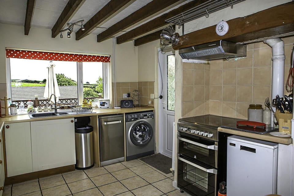 Electric cooker, Fridge and washing machine