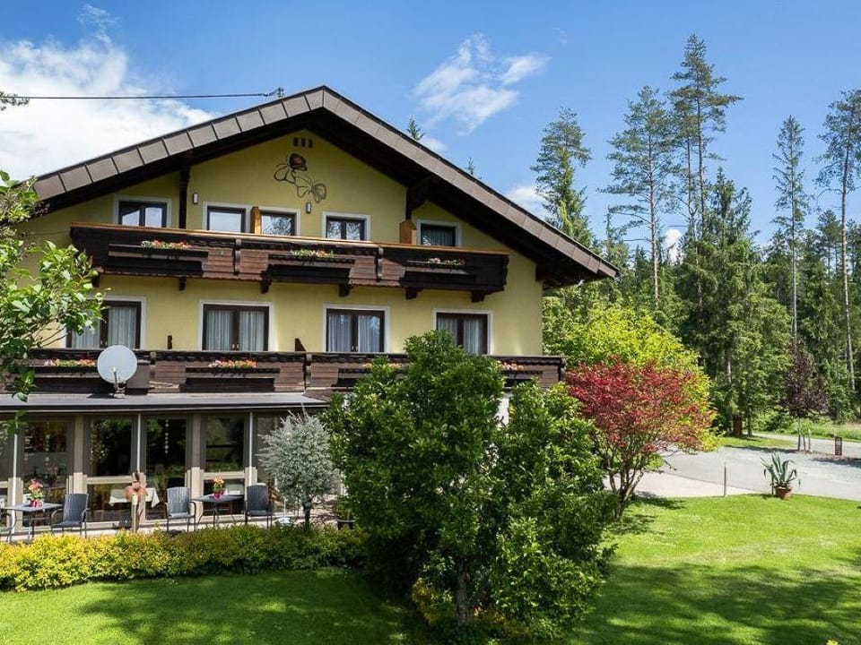 Doppelzimmer Superior mit Balkon ,dusche, WC - Pension Fischinger Bed and Breakfast in Carinthia, Austria