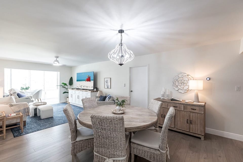 02 Living Area