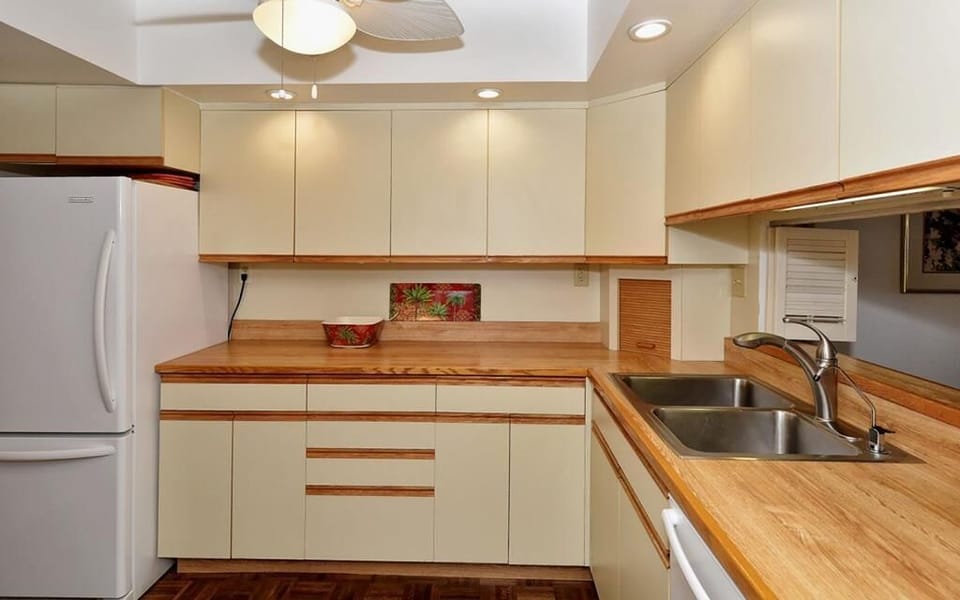 1055-603 Kitchen 