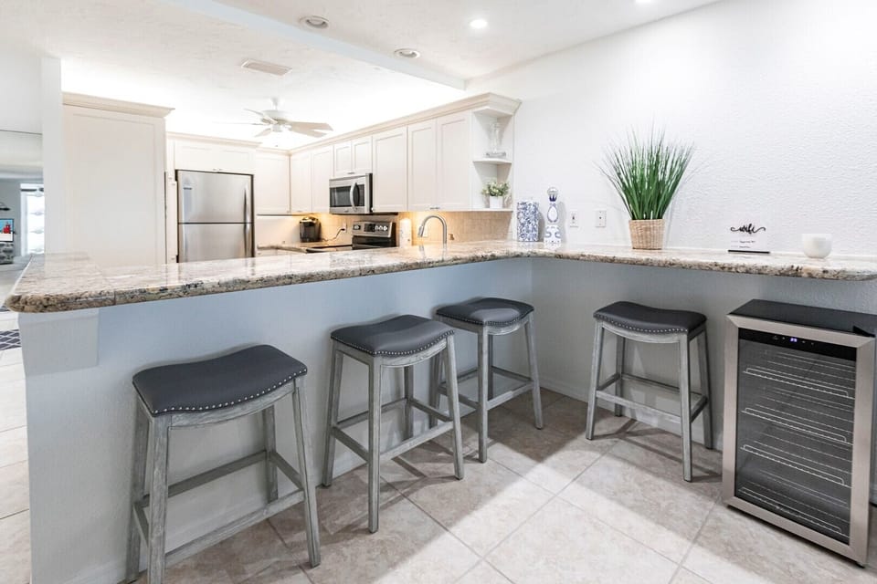06 Kitchen Seating