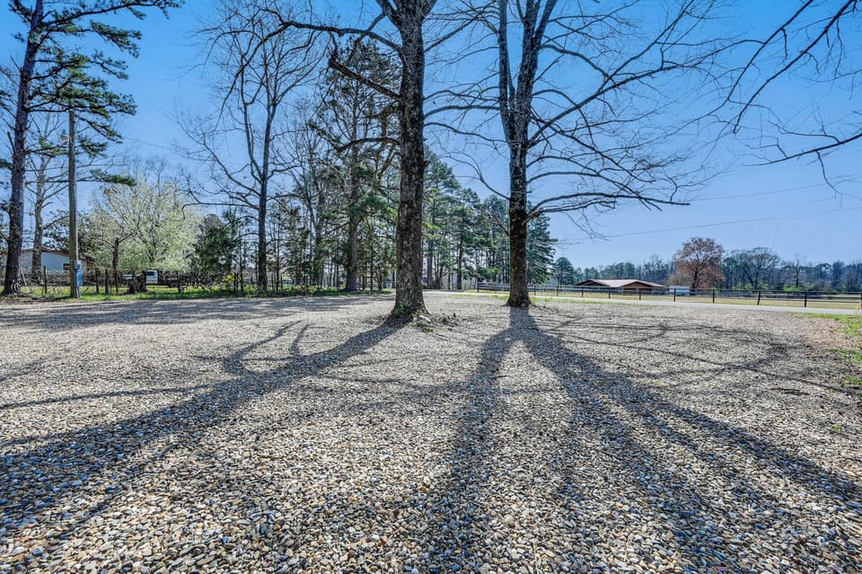 Parking | Driveway (4 Vehicles) | Trailer Parking