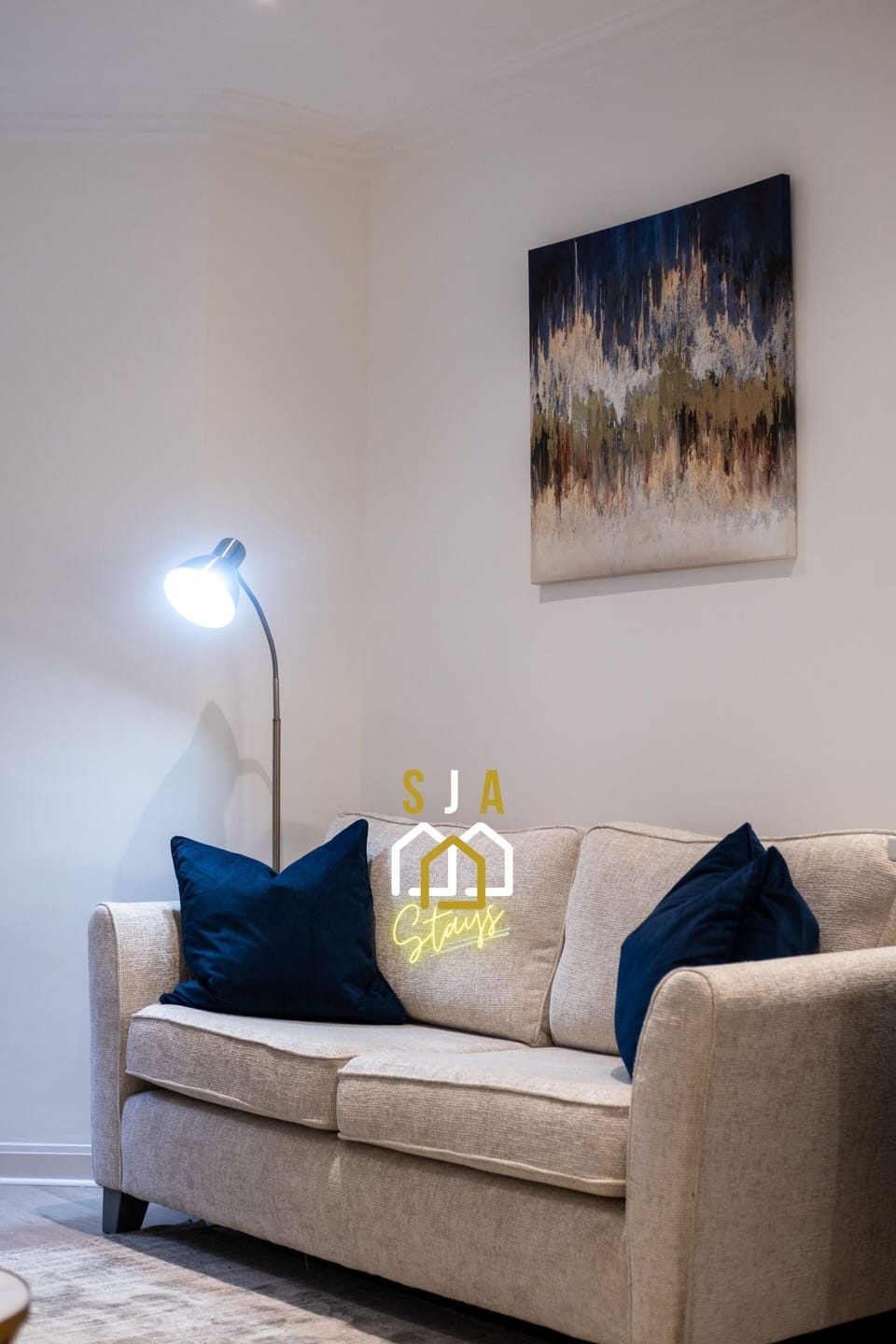 Living Room / Lounge