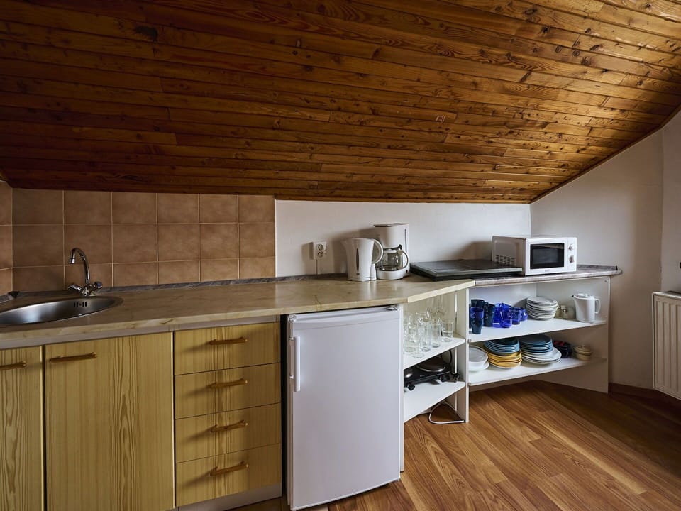 Kitchen Sink, Cabinetry, Countertop, Sink, Building, Kitchen, Wood, Lighting, Tap, Flooring