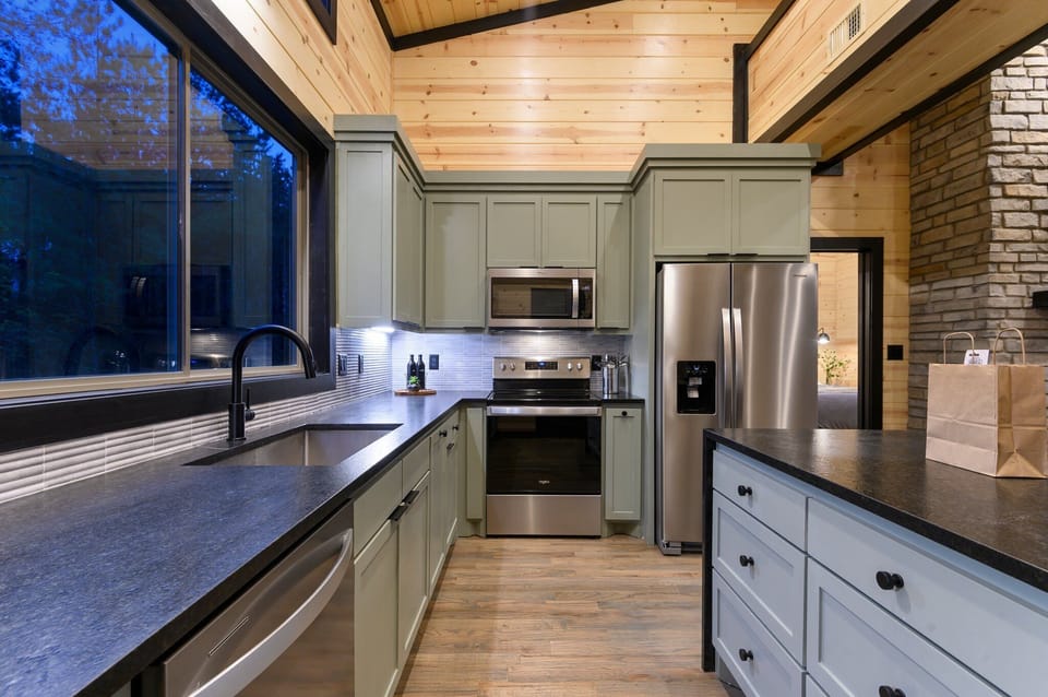 This fully equipped kitchen is perfect for all guests!