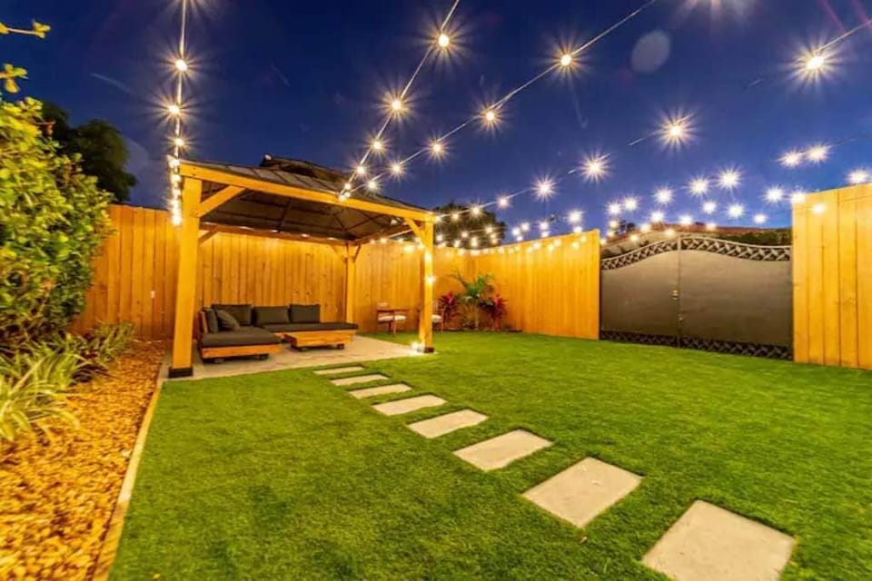 Romantic backyard, and pet perfect!