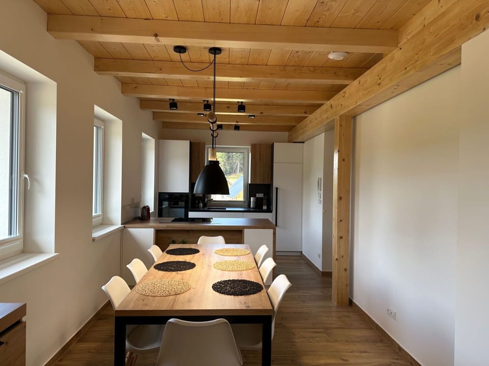 Furniture, Property, Table, Building, Window, Wood, Interior Design, Architecture, Chair, Flooring