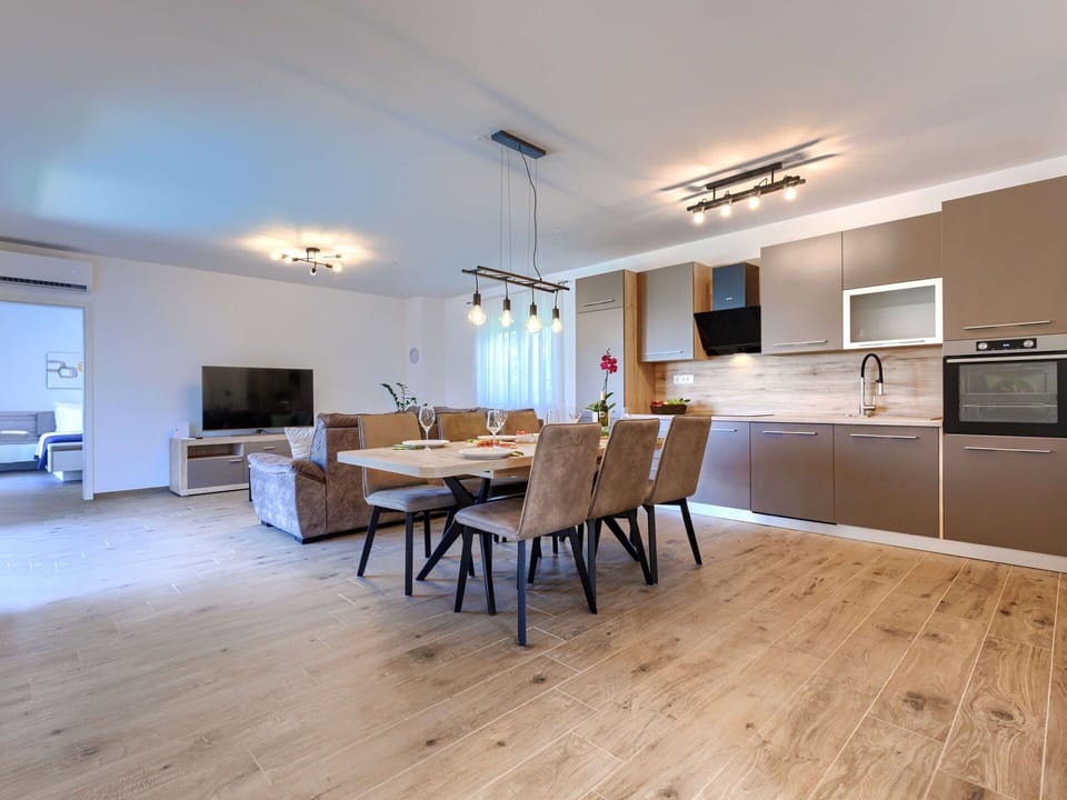 Property, Wood, Interior Design, Lighting, Flooring, Hall, Picture Frame, Floor, Real Estate, Wood Stain