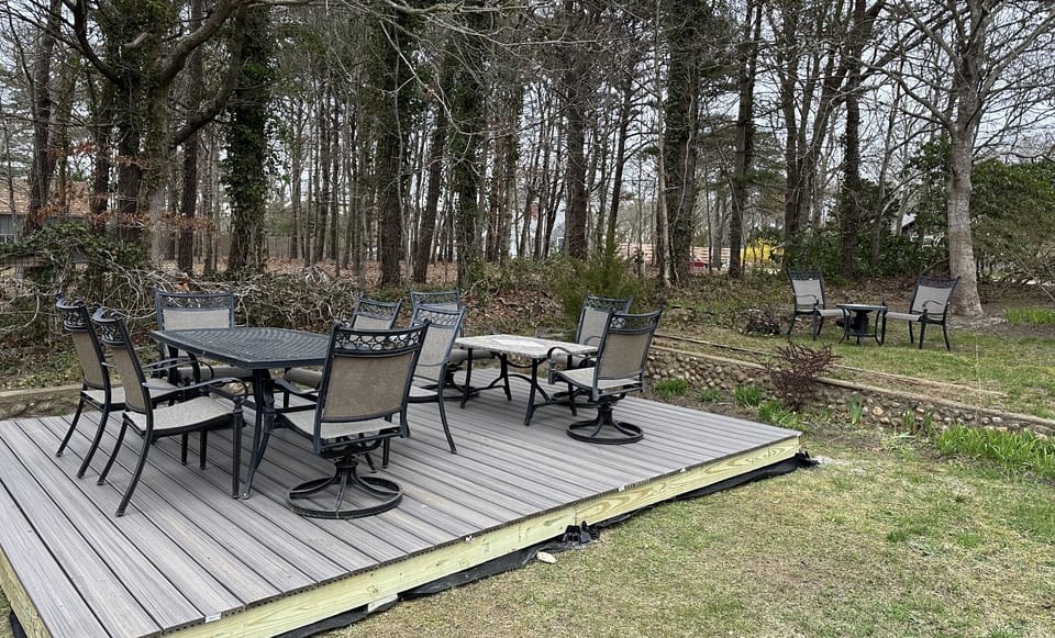 Large outdoor Deck 