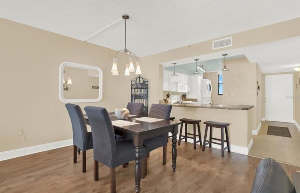 Dining room for dinner and/or guests