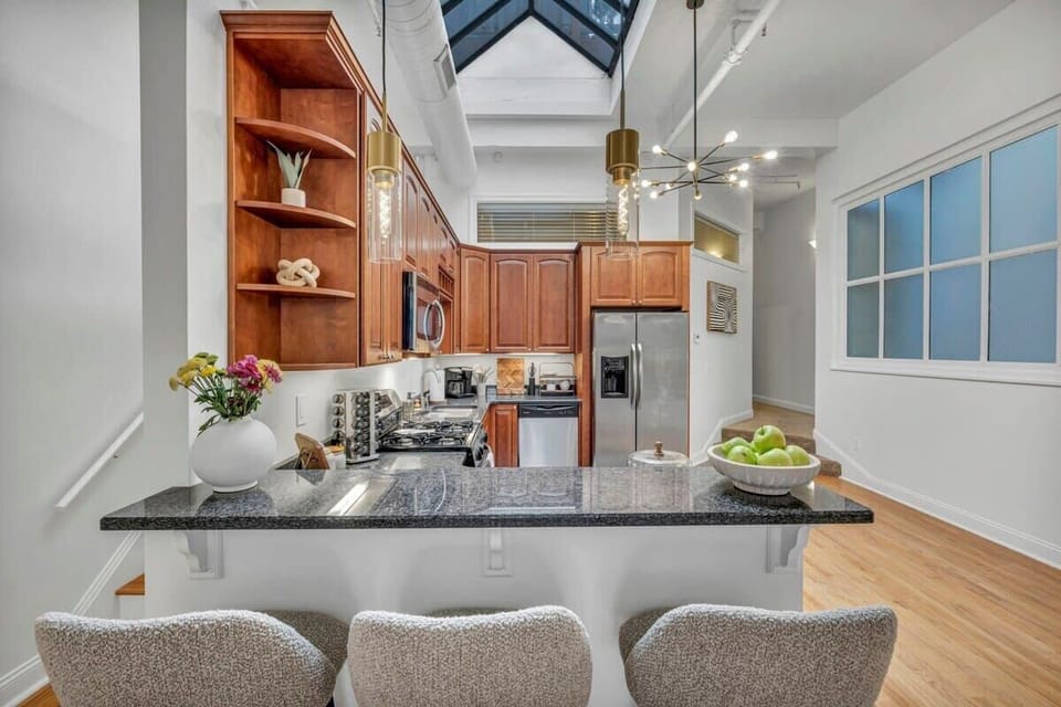 Be sure to explore the bar stools by the countertops as you spend time with friends and family, enjoying the view of the chef in action!Be sure to explore the bar stools by the countertops as you spend time with friends and family, enjoying the view of the chef in action!