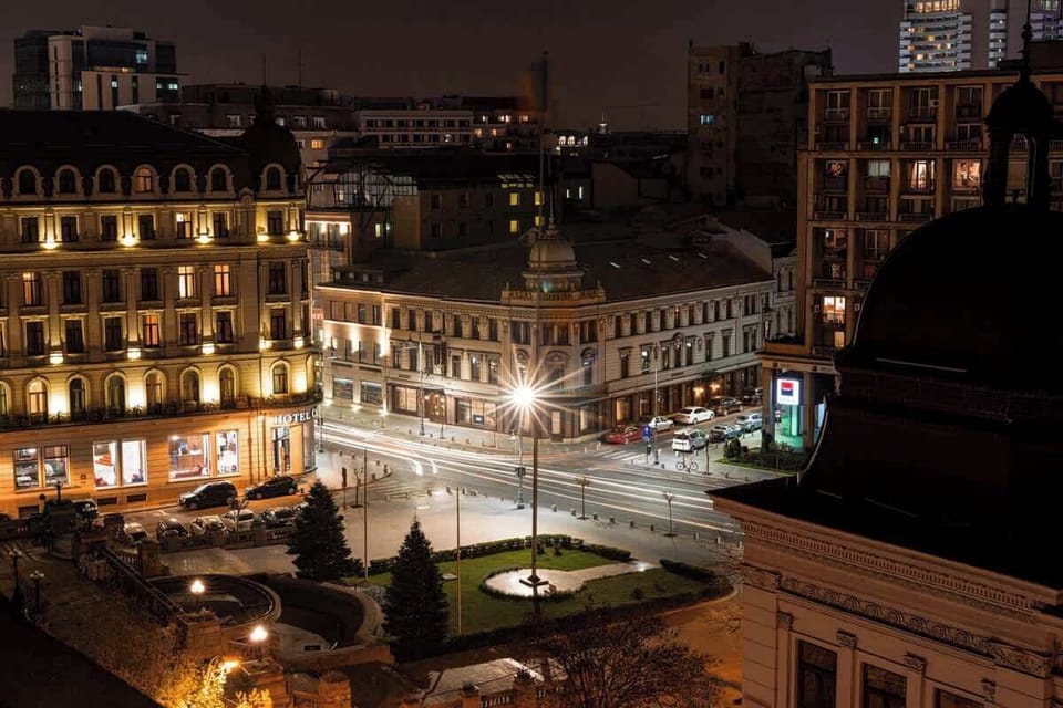 Prepare 2 glasses of wine and go out on the apartment's balcony to enjoy the wonderful city view. You will be surounded by the amazing architecture!