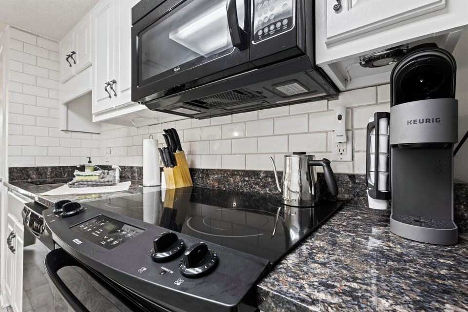 Fully equipped kitchen w/essentials—perfect for cooking, dining, and gathering!
